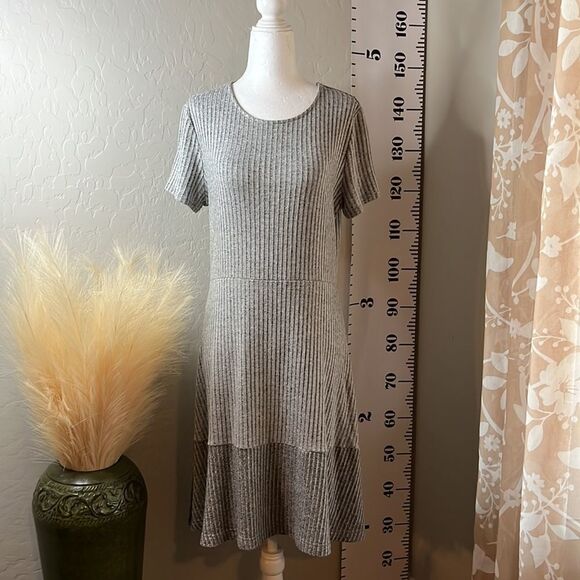 GAP gray ribbed two-tone dress lightweight fabric w/sweater like feel. SZ M. - Picture 2 of 12